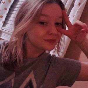 Meet your Posher, Chloe